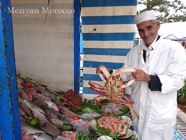 エッサウィラではお魚を食べよう 大人キュートなモロッコ雑貨通販 メズィヤーンモロッコ 東京大田区 洗足池に店舗あり